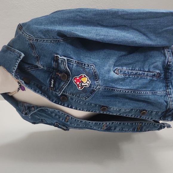 Last Chance!!  Wrangler Jean jacket - Picture 2 of 3